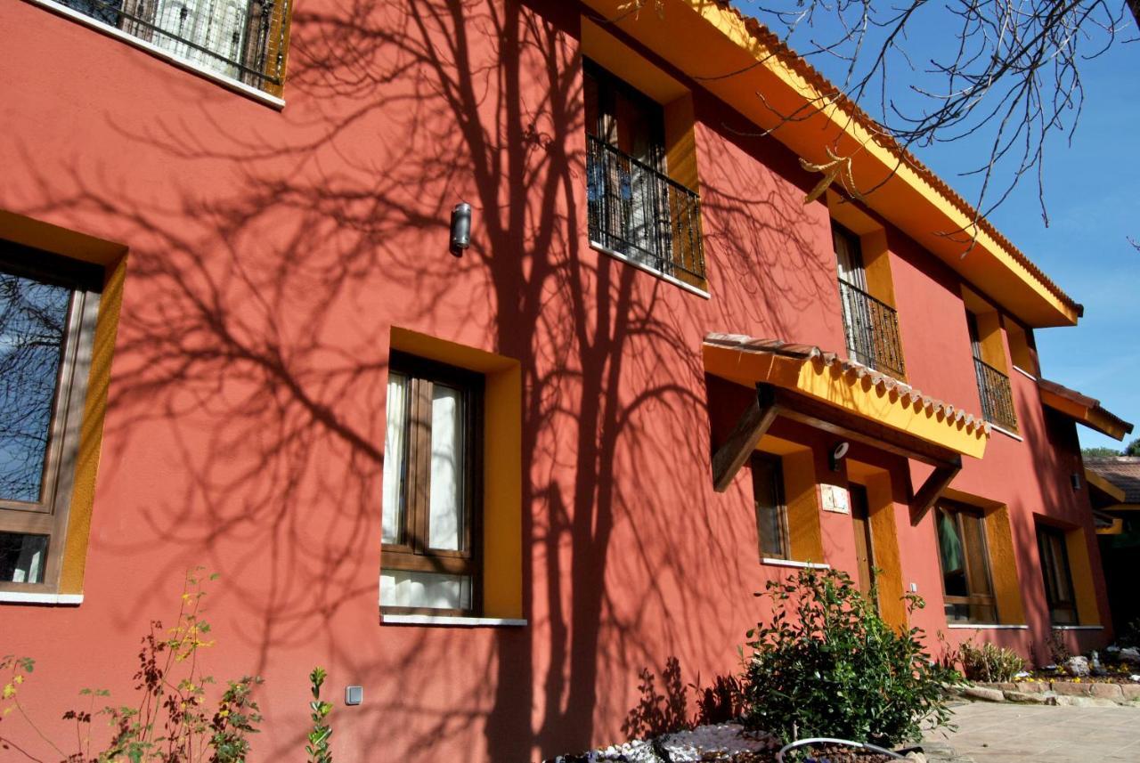 Complejo Casas Rurales Mansiones Y Villas Deluxe Collado Mediano Exterior foto